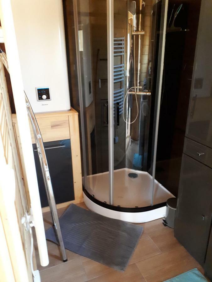 Gite Le Chalet Des Milles Et Un Chemins Castelnou Eksteriør billede