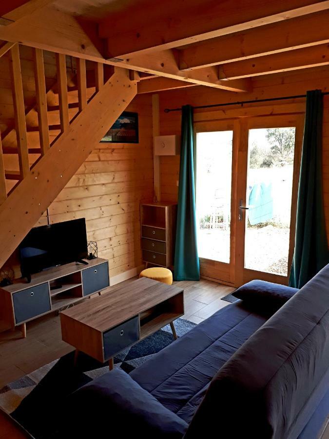 Gite Le Chalet Des Milles Et Un Chemins Castelnou Eksteriør billede